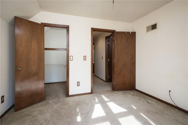 601 E 107th Terrace, Kansas City, MO 64114