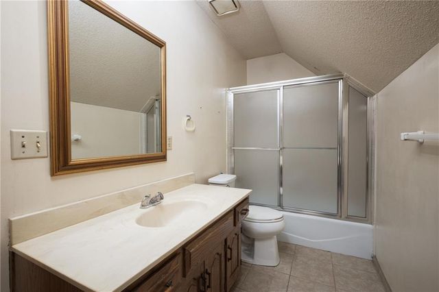 601 E 107th Terrace, Kansas City, MO 64114