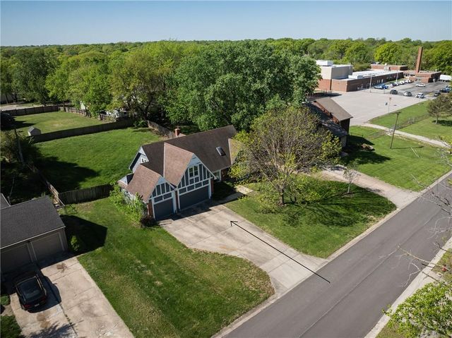 601 E 107th Terrace, Kansas City, MO 64114