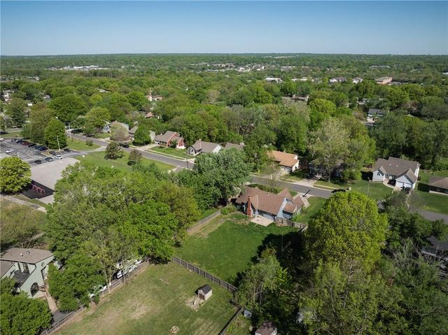 601 E 107th Terrace, Kansas City, MO 64114