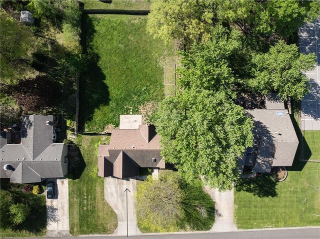 601 E 107th Terrace, Kansas City, MO 64114