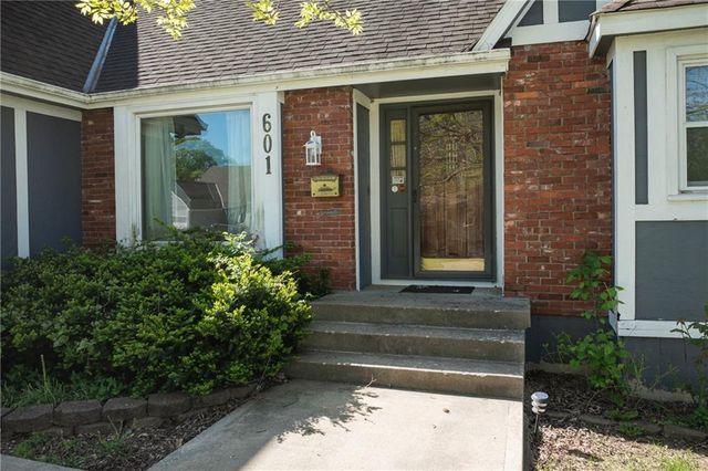 601 E 107th Terrace, Kansas City, MO 64114