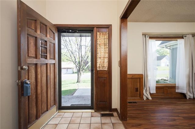 601 E 107th Terrace, Kansas City, MO 64114