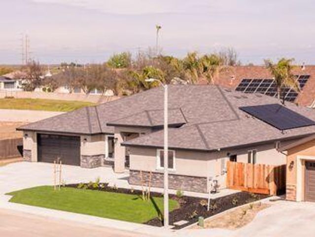 3351 N Bautista Avenue, Hanford, CA 93230