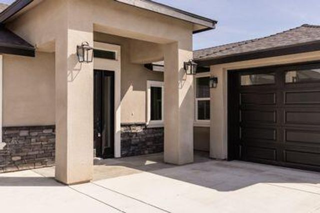 3351 N Bautista Avenue, Hanford, CA 93230