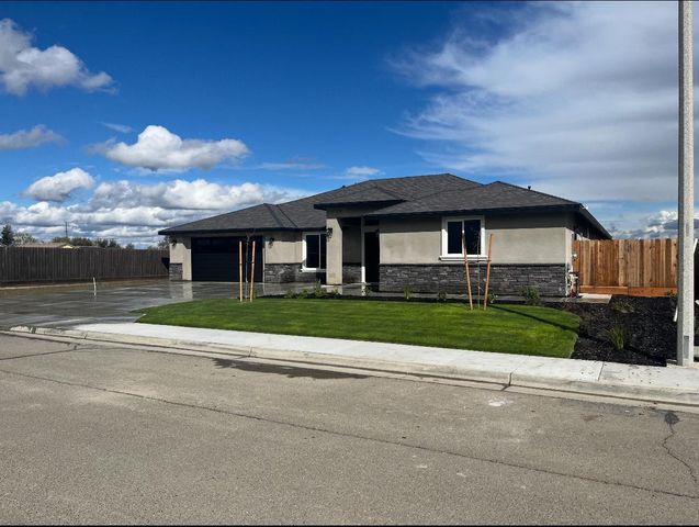 3351 N Bautista Avenue, Hanford, CA 93230