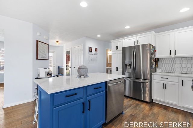 2749 Blue Stem Drive, Zeeland, MI 49464