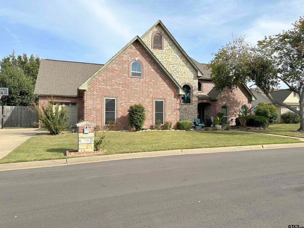 710 Hopper Ct., Winnsboro, TX 75494