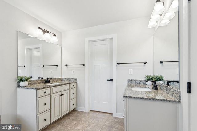 39 OAK RD, Stafford, VA 22556