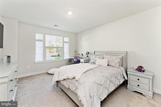 39 OAK RD, Stafford, VA 22556