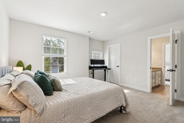 39 OAK RD, Stafford, VA 22556