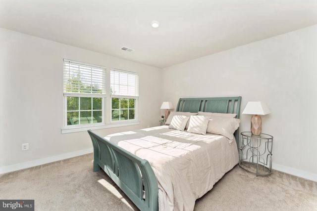 39 OAK RD, Stafford, VA 22556
