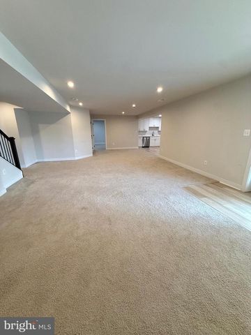 39 OAK RD, Stafford, VA 22556
