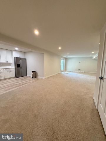 39 OAK RD, Stafford, VA 22556