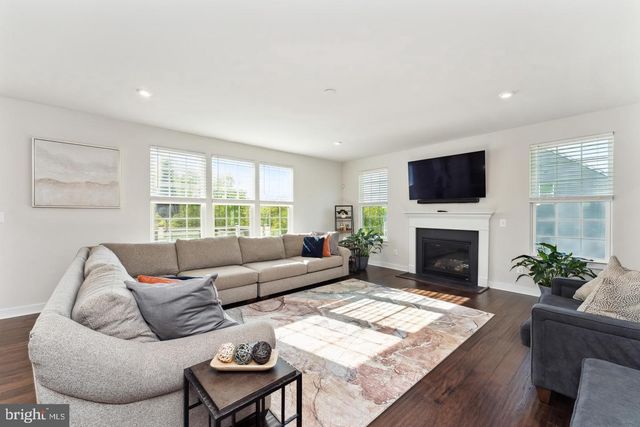 39 OAK RD, Stafford, VA 22556