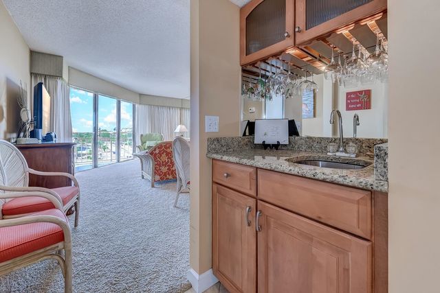 101 Ocean Creek Dr Apt QQ3, Myrtle Beach, SC 29572