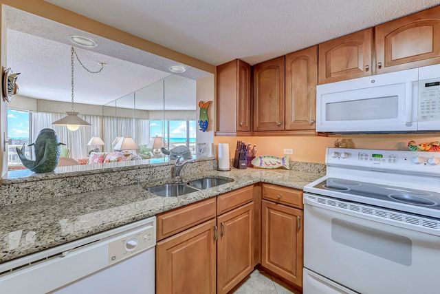 101 Ocean Creek Dr Apt QQ3, Myrtle Beach, SC 29572