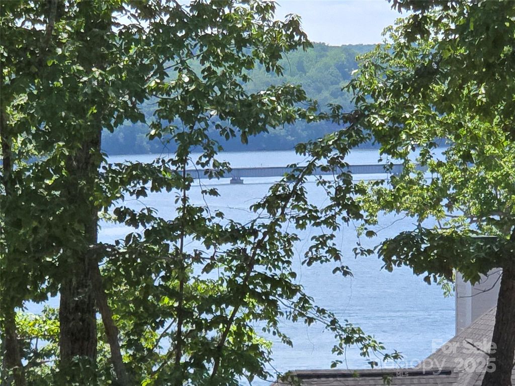 178 Kingfisher Court 29, Badin Lake, NC 28127