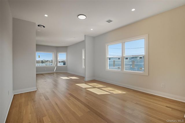 101 Clocks Boulevard, Massapequa, NY 11758