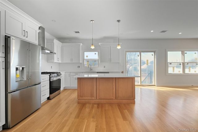 101 Clocks Boulevard, Massapequa, NY 11758