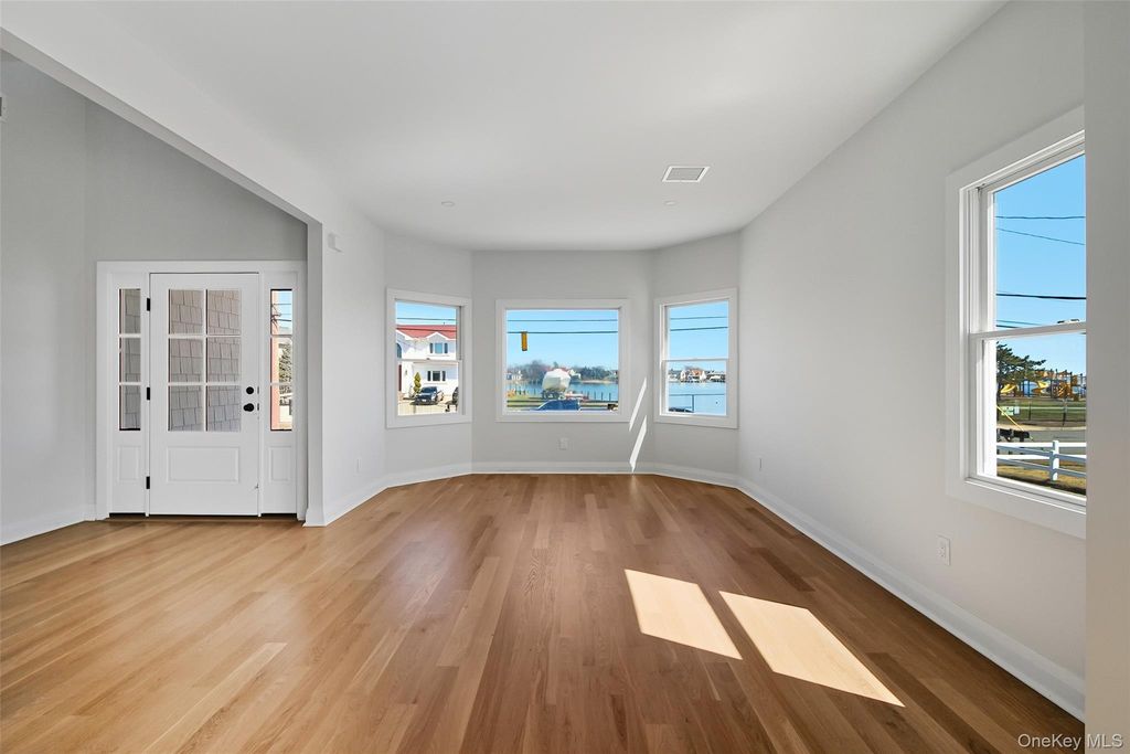 101 Clocks Boulevard, Massapequa, NY 11758 — photo 3