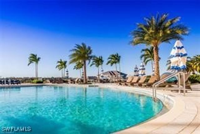 16885 Fairgrove Way 6-201, Naples, FL 34110