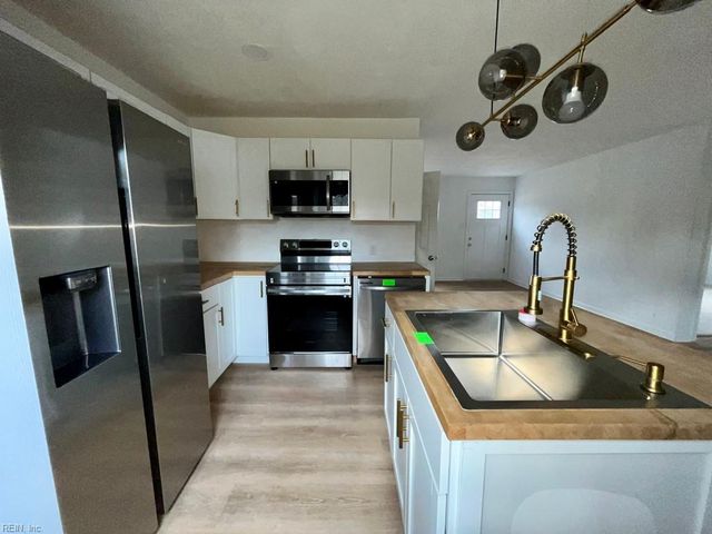 2112 E Pembroke AVE, Hampton, VA 23664