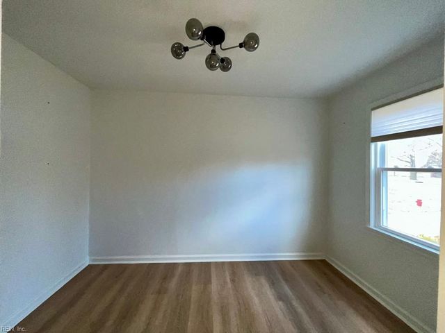 2112 E Pembroke AVE, Hampton, VA 23664