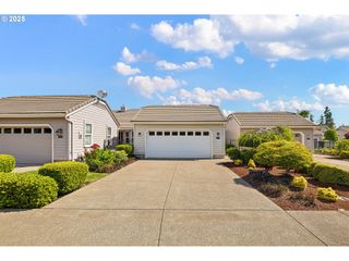 280 MAGNOLIA Dr, Creswell, OR 97426