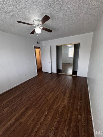 510 Real Road 16, Bakersfield, CA 93309