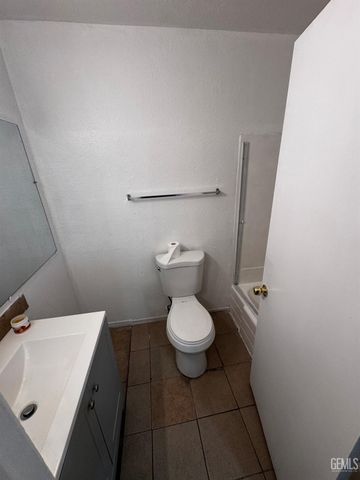 510 Real Road 16, Bakersfield, CA 93309