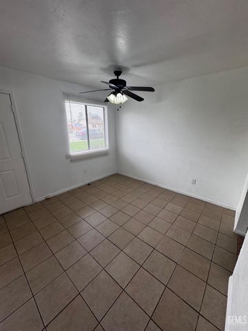 510 Real Road 16, Bakersfield, CA 93309