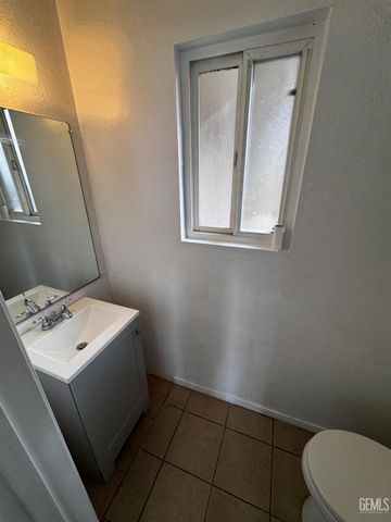 510 Real Road 16, Bakersfield, CA 93309