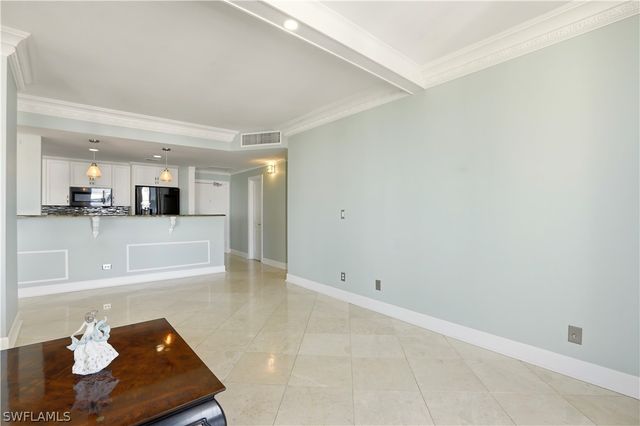 4001 Gulf Shore BLVD N 8, Naples, FL 34103