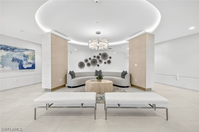 4001 Gulf Shore BLVD N 8, Naples, FL 34103