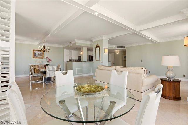 4001 Gulf Shore BLVD N 8, Naples, FL 34103