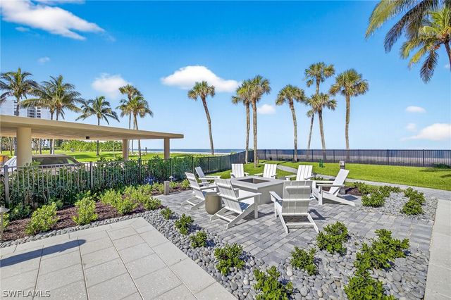 4001 Gulf Shore BLVD N 8, Naples, FL 34103