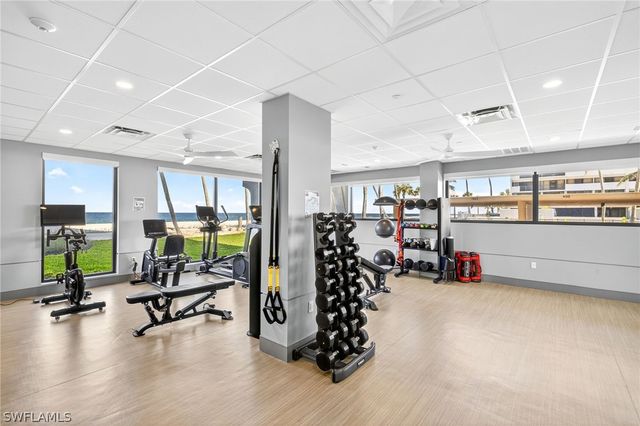 4001 Gulf Shore BLVD N 8, Naples, FL 34103