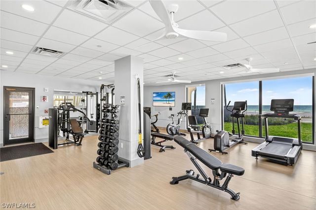 4001 Gulf Shore BLVD N 8, Naples, FL 34103