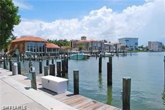 4001 Gulf Shore BLVD N 8, Naples, FL 34103