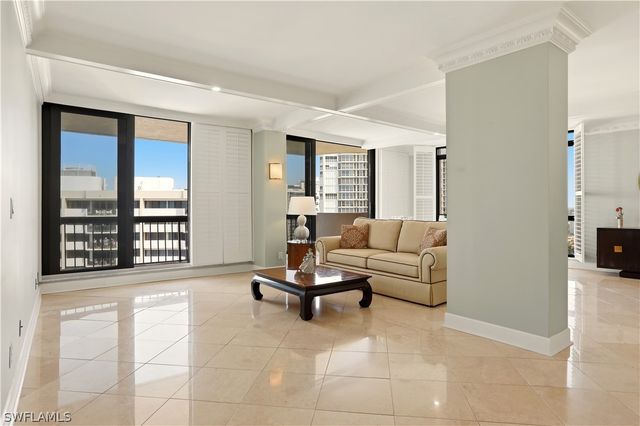 4001 Gulf Shore BLVD N 8, Naples, FL 34103