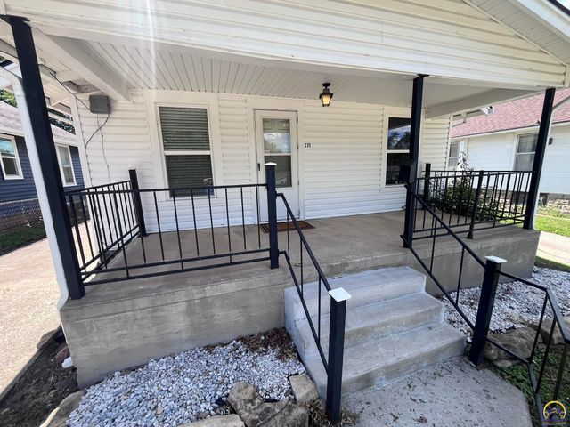 235 NW Story ST, Topeka, KS 66606