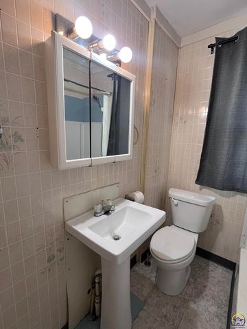 235 NW Story ST, Topeka, KS 66606