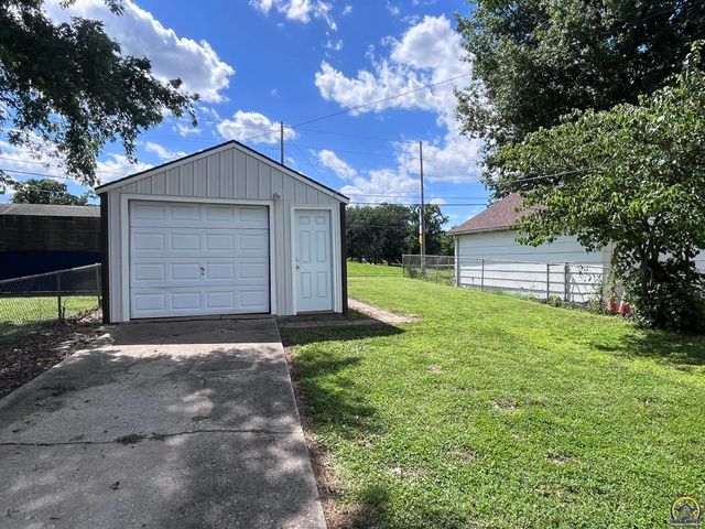 235 NW Story ST, Topeka, KS 66606