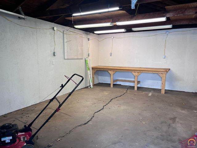 235 NW Story ST, Topeka, KS 66606