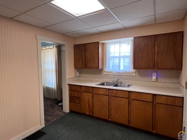 235 NW Story ST, Topeka, KS 66606