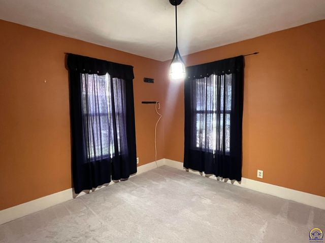 235 NW Story ST, Topeka, KS 66606