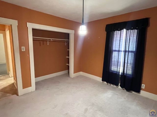 235 NW Story ST, Topeka, KS 66606