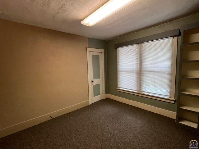 235 NW Story ST, Topeka, KS 66606