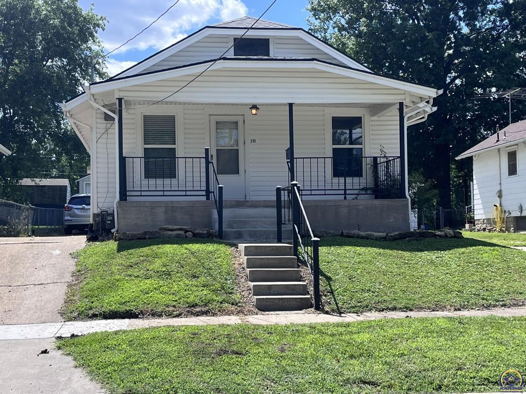 235 NW Story ST, Topeka, KS 66606